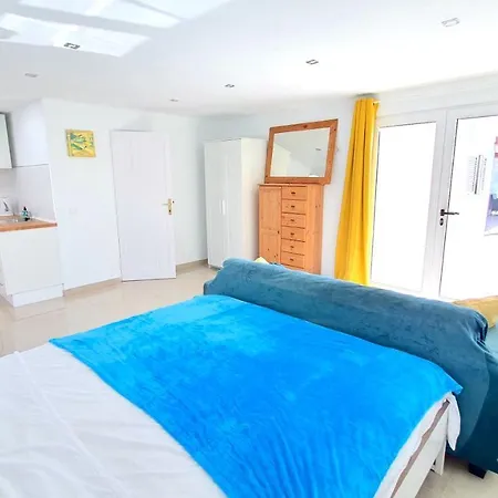 Stunning Sea View With 6 Bedrooms & Heated Pool - Renaissance