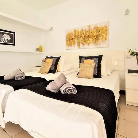 Stunning Sea View With 6 Bedrooms & Heated Pool - Renaissance Willa *