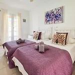 Stunning Sea View With 6 Bedrooms & Heated Pool - Renaissance Вілла *