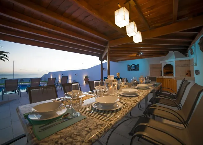 Stunning Sea View With 6 Bedrooms & Heated Pool - Renaissance Vila