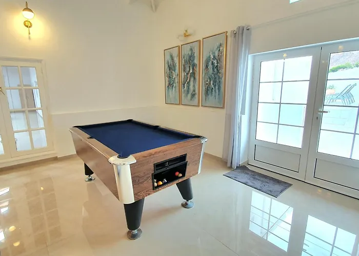 Stunning Sea View With 6 Bedrooms & Heated Pool - Renaissance Vila *